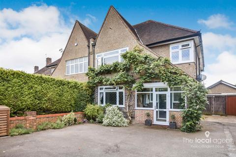 9 Dorking Road, Epsom, KT18 7JR