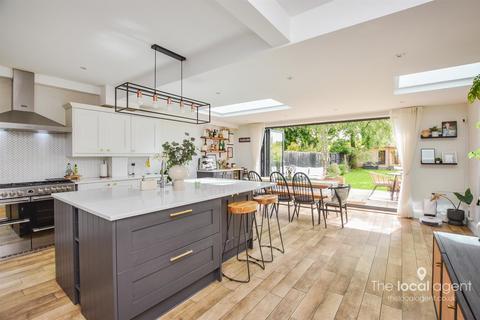 9 Dorking Road, Epsom, KT18 7JR