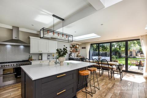 9 Dorking Road, Epsom, KT18 7JR