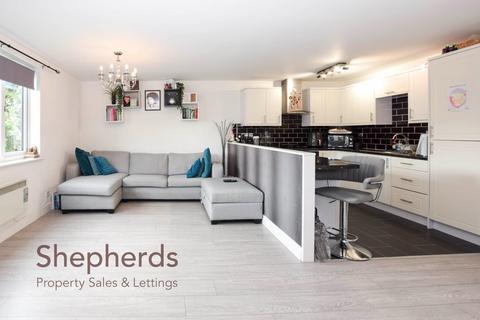 2 bedroom flat for sale, Turners Hill, Cheshunt EN8