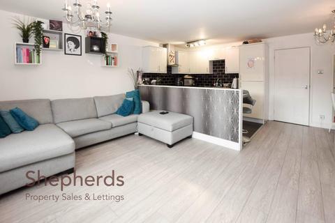 2 bedroom flat for sale, Turners Hill, Cheshunt EN8