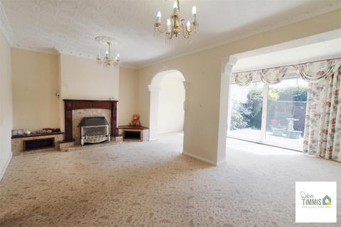 3 bedroom semi-detached house for sale, Eastdean Avenue, Eaton Park, Stoke-On-Trent
