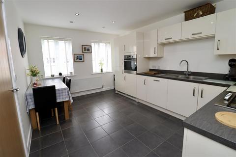 3 bedroom detached house for sale, Wicstun Way, Market Weighton