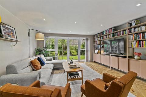 42 Manor Road, Teddington, TW11 8AB