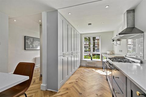 42 Manor Road, Teddington, TW11 8AB