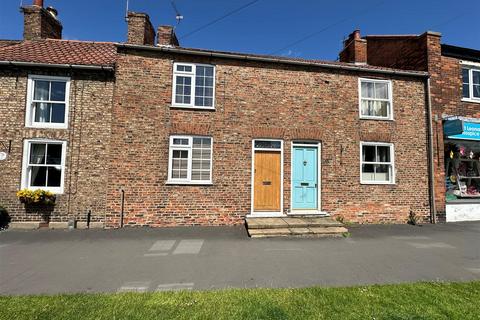 2 bedroom terraced house to rent, The Village, Haxby