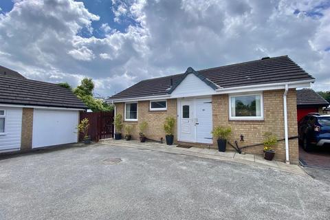33 Bolehill Park, Hove Edge, Brighouse, HD6 2RS