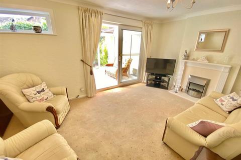 33 Bolehill Park, Hove Edge, Brighouse, HD6 2RS