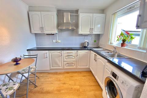 33 Bolehill Park, Hove Edge, Brighouse, HD6 2RS