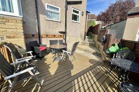 4 bedroom semi-detached house for sale, Highfield Avenue, Brighouse