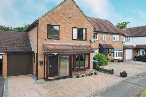 4 bedroom detached house for sale, The Spinney, Bradwell, Milton Keynes