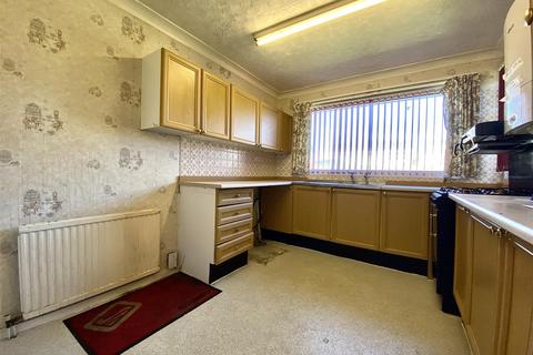 2 bedroom semi-detached bungalow for sale, Illingworth Avenue, Illingworth, Halifax