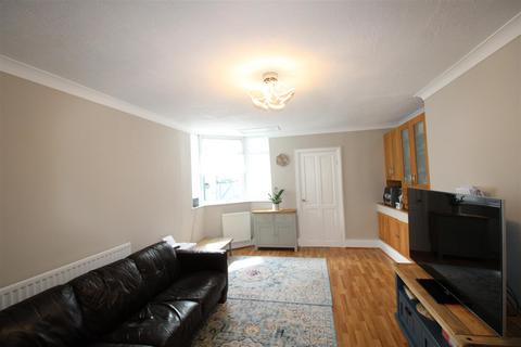2 bedroom apartment for sale, King John Terrace, Heaton, Newcastle Upon Tyne