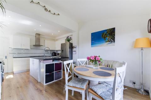 206 Hook Road, Epsom, KT19 8UB