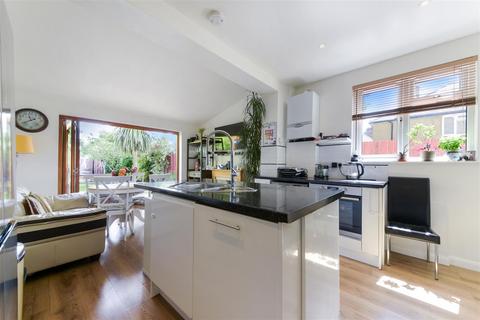 206 Hook Road, Epsom, KT19 8UB