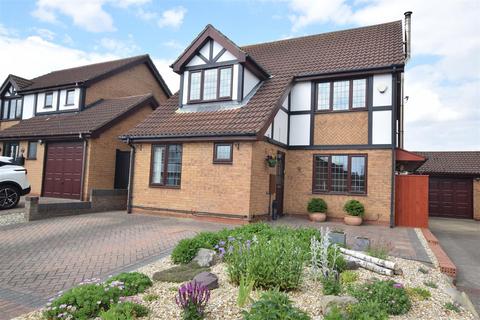 4 bedroom detached house for sale, Shaw Drive, Scartho DN33