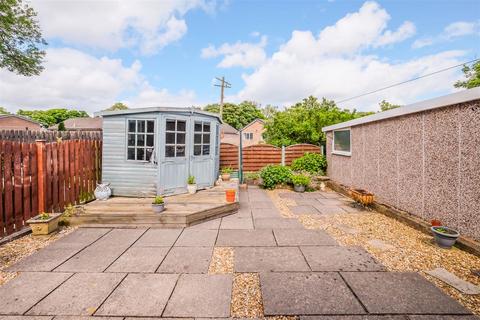 2 bedroom semi-detached bungalow for sale, Sandmoor Drive, Lindley, Huddersfield, HD3