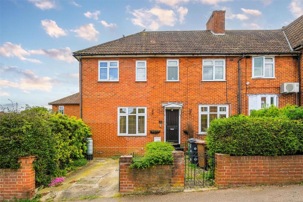 Groveside Road, Chingford 4 bed end of terrace house for sale £600,000