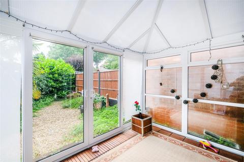 4 bedroom end of terrace house for sale, Groveside Road, Chingford