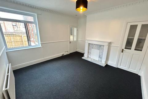 2 bedroom apartment to rent, Balmoral Gardens, North Shields