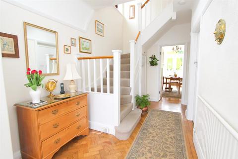 2 Kayemoor Road, Sutton, SM2 5HT