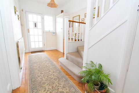 2 Kayemoor Road, Sutton, SM2 5HT
