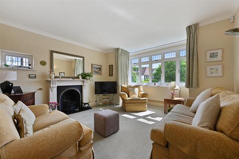 2 Kayemoor Road, Sutton, SM2 5HT
