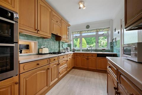 2 Kayemoor Road, Sutton, SM2 5HT