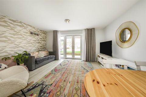 8 Birch Ride, Binfield, Bracknell, RG42 4GJ