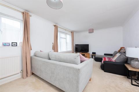 2 bedroom flat for sale, Filmer Road, Windsor