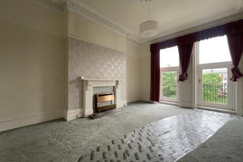 3 bedroom property for sale, Esplanade Gardens, Scarborough