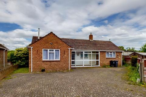 3 bedroom detached bungalow to rent, Old Street, Upton upon Severn