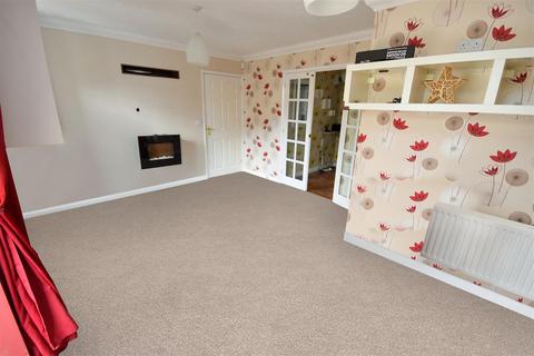 2 bedroom detached bungalow to rent, Church View, Corby NN17