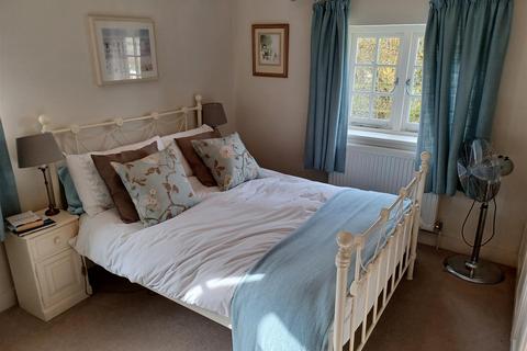 4 bedroom detached house to rent, Woodcote Farm Lane, Upham