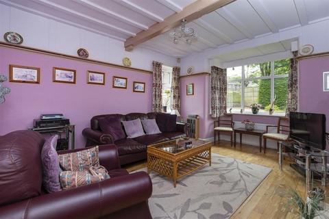 24 Beech Avenue, Huddersfield, HD5 8DZ