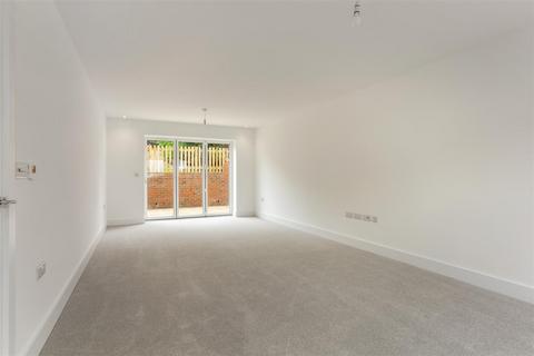 3 bedroom end of terrace house for sale, Stockbridge Road, Sutton Scotney, Winchester