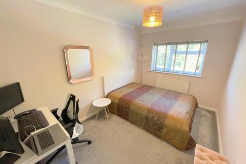 21 Arlington Drive, Carshalton, SM5 2EY