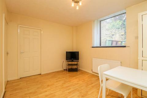 1 bedroom ground floor flat to rent, Miller Court, Wakefield WF2