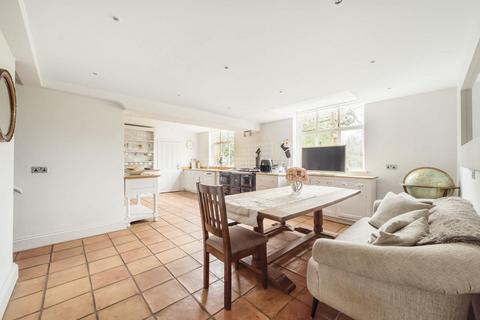 Barnes House Barnes Lane, Kings Langley, WD4 9LB