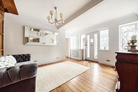 Barnes House Barnes Lane, Kings Langley, WD4 9LB