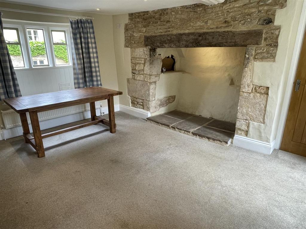 Sitting Room.JPG