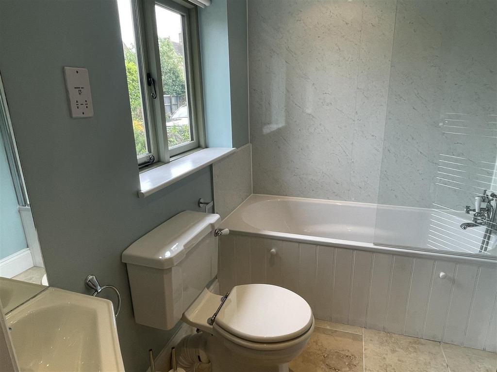 Bathroom.JPG
