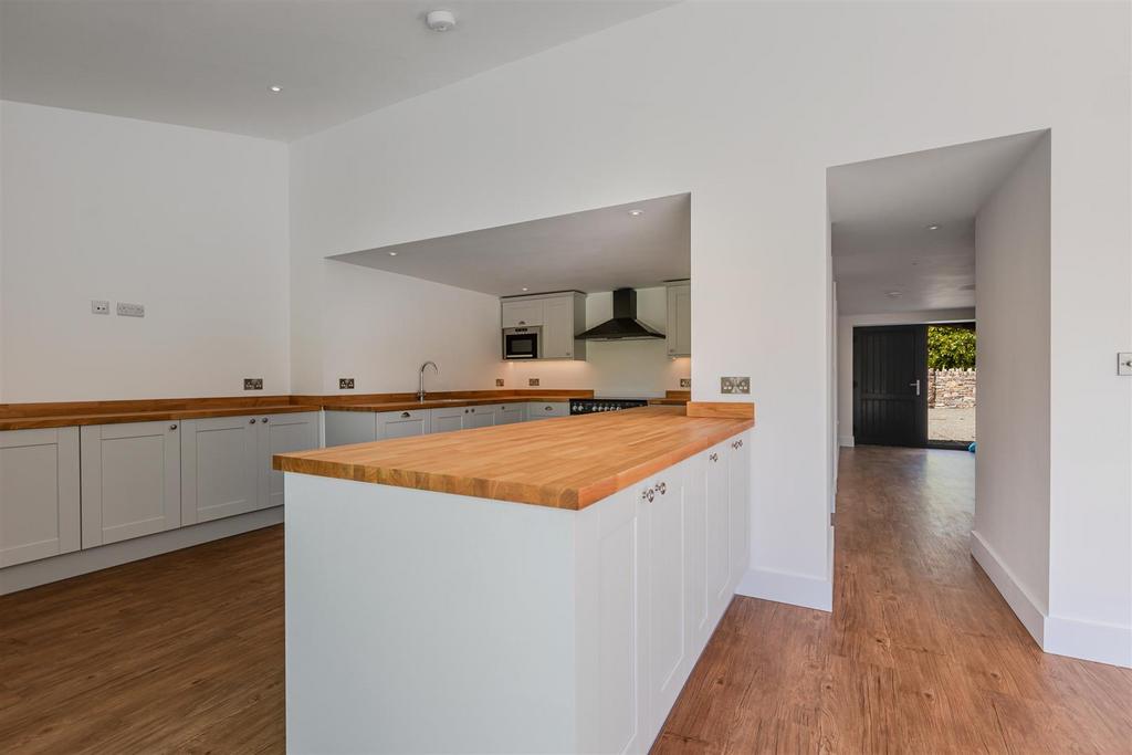 A24 - Barns &#64; Higher Court Barns, Littlehempston -