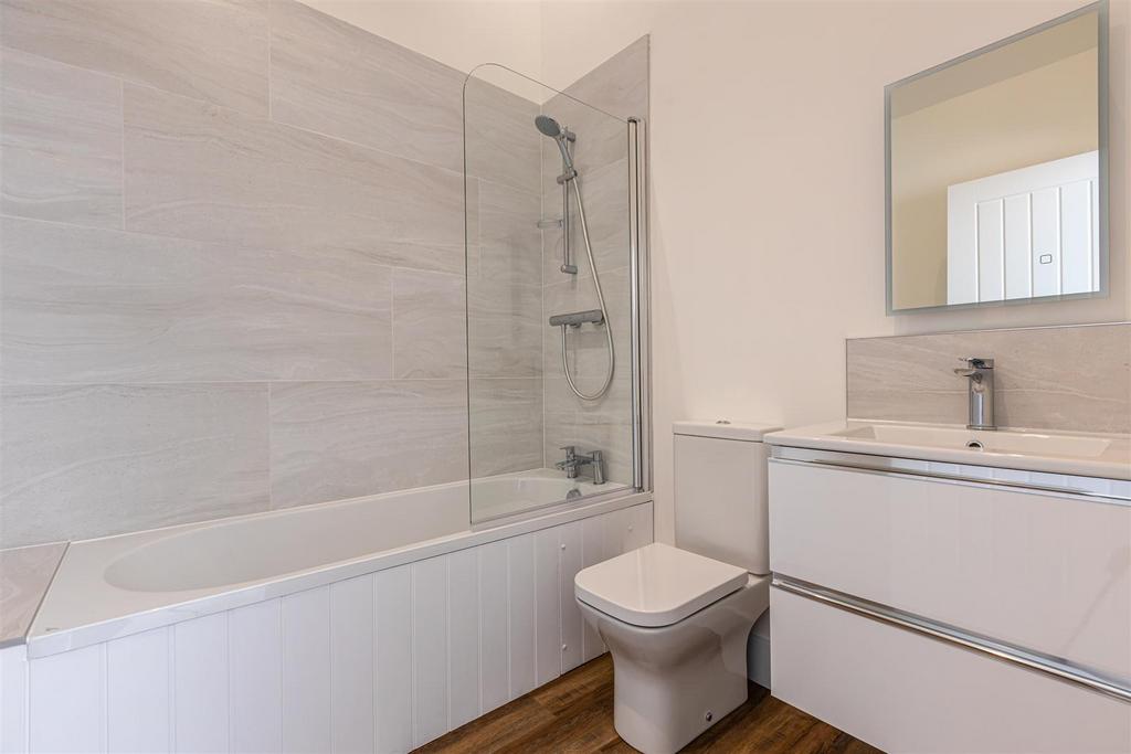 A26 - Barns &#64; Higher Court Barns, Littlehempston -