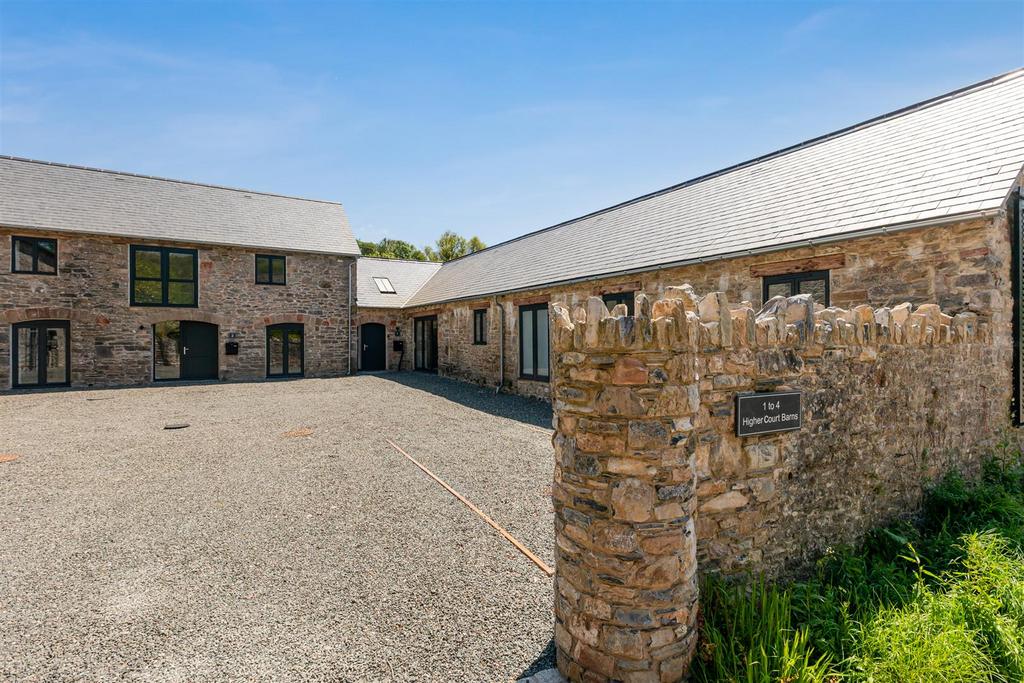 A58 - Barns &#64; Higher Court Barns, Littlehempston -