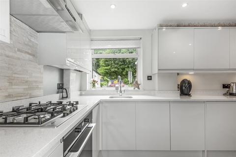 3 Fulford Road, Caterham, CR3 5SQ