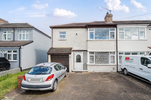 3 bedroom end of terrace house for sale, Chestnut Avenue, Hornchurch