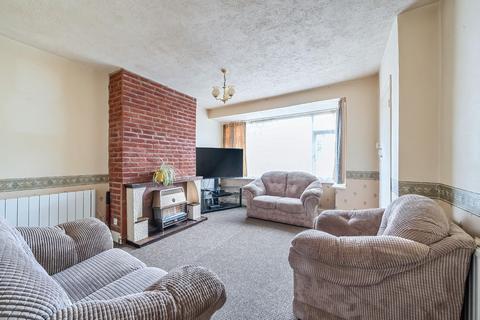 3 bedroom end of terrace house for sale, Chestnut Avenue, Hornchurch