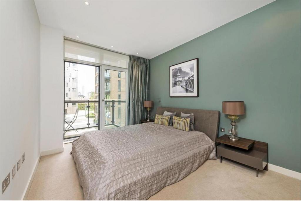 Grosvenor Waterside, Gatliff Road, London, SW1 W 8 Q