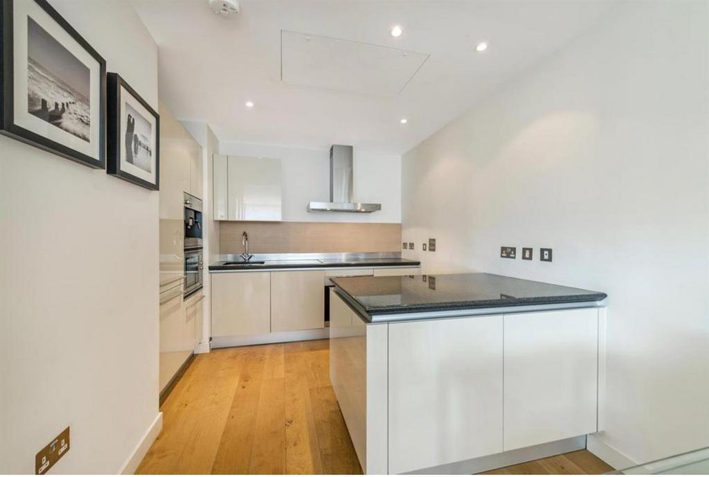 Grosvenor Waterside, Gatliff Road, London, SW1 W 8 Q